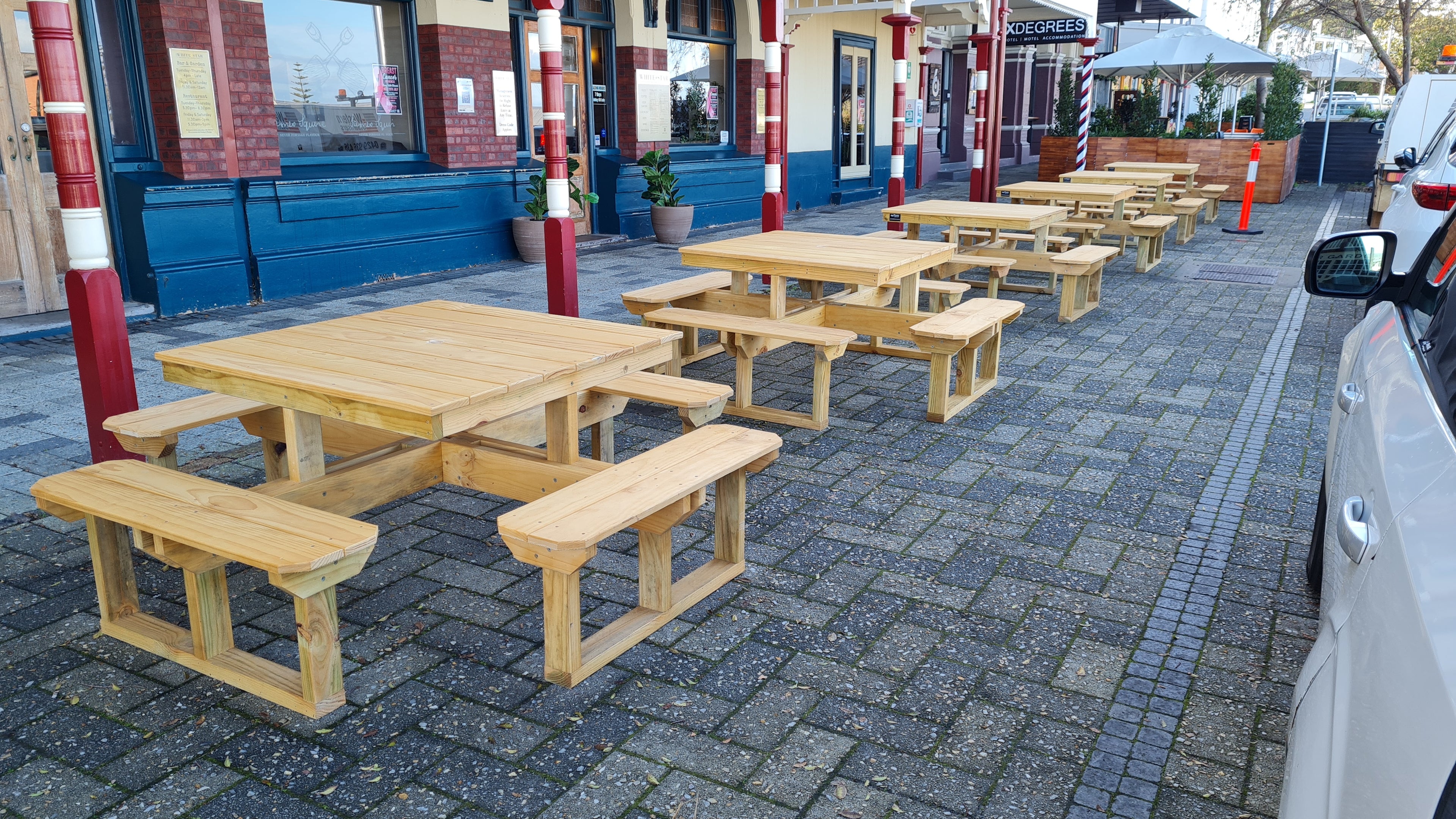 Square Picnic Table - Pine